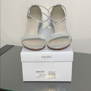 New, David’s Bridal Nayomi Silver Heels